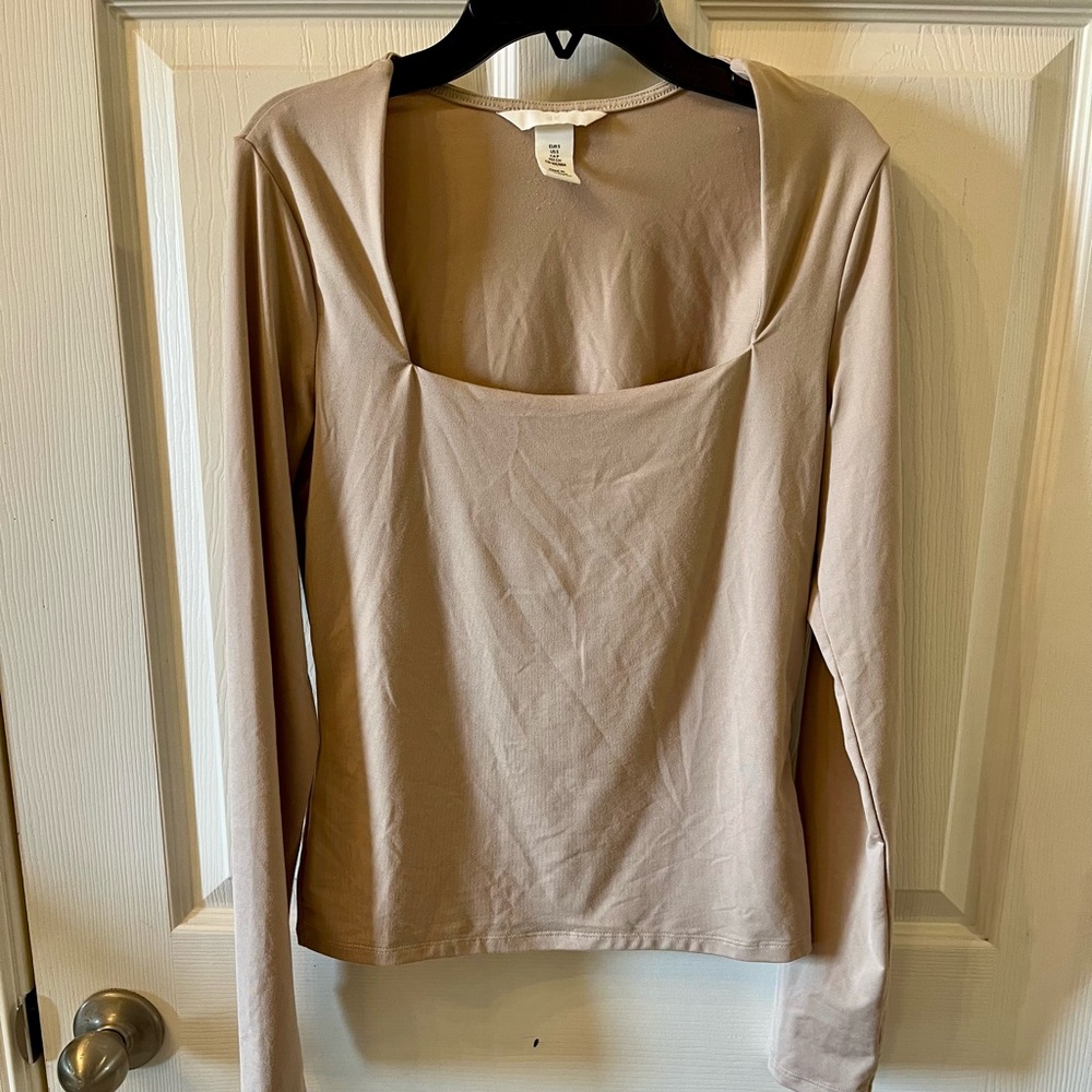 H&M Women's Fitted Beige Long Sleeve Top, size Small